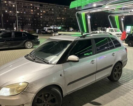 Серый Шкода Фабия, объемом двигателя 1.6 л и пробегом 400 тыс. км за 4500 $, фото 1 на Automoto.ua