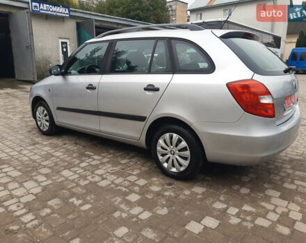 Серый Шкода Фабия, объемом двигателя 1.39 л и пробегом 181 тыс. км за 6350 $, фото 3 на Automoto.ua