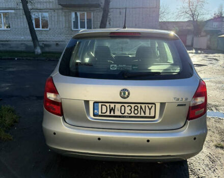 Серый Шкода Фабия, объемом двигателя 1.6 л и пробегом 350 тыс. км за 2499 $, фото 3 на Automoto.ua