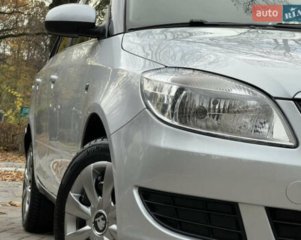 Шкода Фабия 2011 в Трускавце на Automoto.ua Серый Шкода Фабия, объемом двигателя 1.6 л и пробегом 242 тыс. км за 5950 $, фото 8 на Automoto.ua