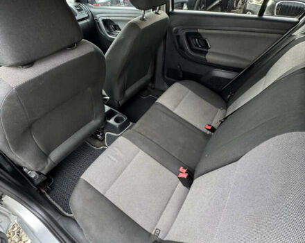 Сірий Шкода Фабія, об'ємом двигуна 1.6 л та пробігом 233 тис. км за 5500 $, фото 18 на Automoto.ua