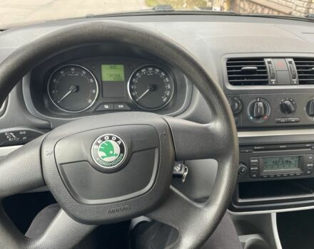 Шкода Фабия 2011 в Сарнах на Automoto.ua Серый Шкода Фабия, объемом двигателя 1.4 л и пробегом 241 тыс. км за 5500 $, фото 6 на Automoto.ua