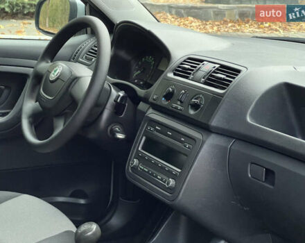 Шкода Фабия 2011 в Трускавце на Automoto.ua Серый Шкода Фабия, объемом двигателя 1.6 л и пробегом 242 тыс. км за 5950 $, фото 78 на Automoto.ua