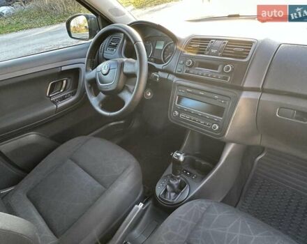 Серый Шкода Фабия, объемом двигателя 1.2 л и пробегом 203 тыс. км за 7500 $, фото 13 на Automoto.ua