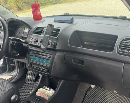 Сірий Шкода Фабія, об'ємом двигуна 1.6 л та пробігом 300 тис. км за 5100 $, фото 7 на Automoto.ua