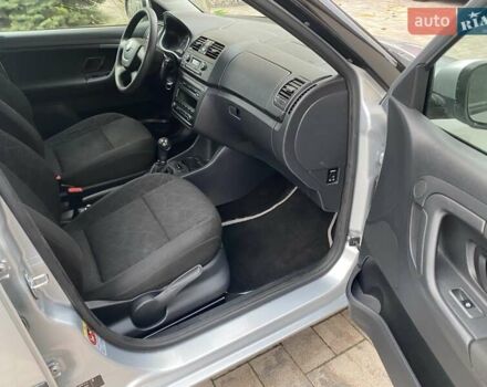 Сірий Шкода Фабія, об'ємом двигуна 1.2 л та пробігом 222 тис. км за 7200 $, фото 13 на Automoto.ua