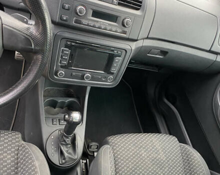 Серый Шкода Фабия, объемом двигателя 1.4 л и пробегом 219 тыс. км за 8000 $, фото 12 на Automoto.ua