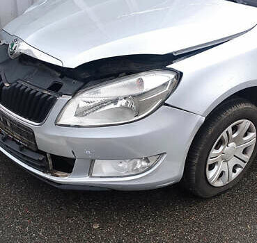 Серый Шкода Фабия, объемом двигателя 1.39 л и пробегом 170 тыс. км за 2100 $, фото 1 на Automoto.ua