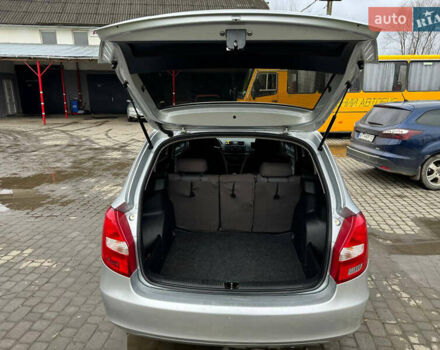 Серый Шкода Фабия, объемом двигателя 1.6 л и пробегом 250 тыс. км за 5999 $, фото 15 на Automoto.ua