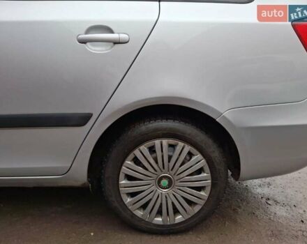 Серый Шкода Фабия, объемом двигателя 1.6 л и пробегом 299 тыс. км за 5000 $, фото 5 на Automoto.ua