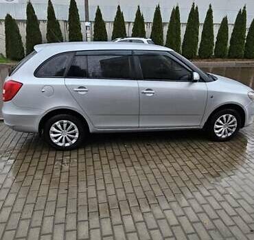 Серый Шкода Фабия, объемом двигателя 1.2 л и пробегом 195 тыс. км за 4900 $, фото 2 на Automoto.ua