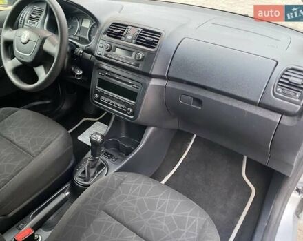 Сірий Шкода Фабія, об'ємом двигуна 1.2 л та пробігом 222 тис. км за 7200 $, фото 12 на Automoto.ua