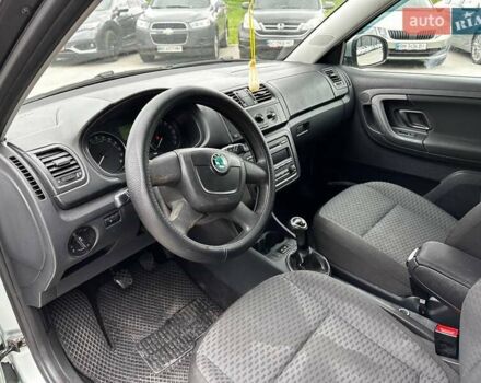 Шкода Фабия 2012 в Львове на Automoto.ua Серый Шкода Фабия, объемом двигателя 1.6 л и пробегом 267 тыс. км за 7190 $, фото 15 на Automoto.ua