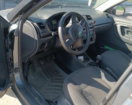 Шкода Фабия 2012 в Полтаве на Automoto.ua Серый Шкода Фабия, объемом двигателя 1.4 л и пробегом 167 тыс. км за 6100 $, фото 6 на Automoto.ua