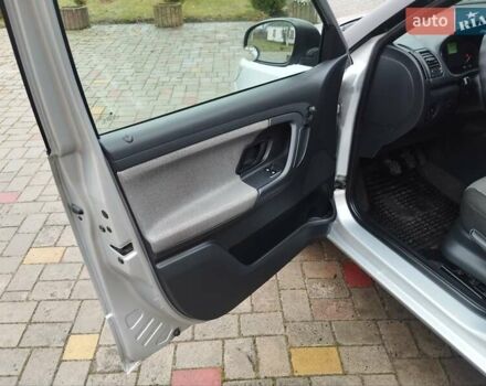 Серый Шкода Фабия, объемом двигателя 1.6 л и пробегом 270 тыс. км за 4950 $, фото 10 на Automoto.ua