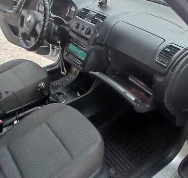 Шкода Фабія 2012 у Долине на Automoto.ua Сірий Шкода Фабія, об'ємом двигуна 1.2 л та пробігом 263 тис. км за 5500 $, фото 9 на Automoto.ua