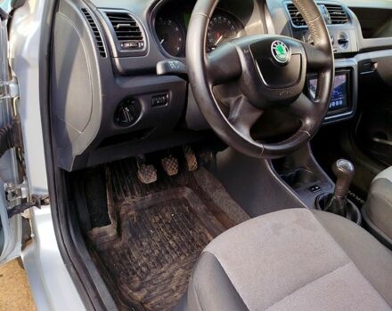 Сірий Шкода Фабія, об'ємом двигуна 1.2 л та пробігом 160 тис. км за 4800 $, фото 3 на Automoto.ua