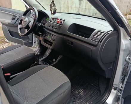 Серый Шкода Фабия, объемом двигателя 1.6 л и пробегом 254 тыс. км за 6200 $, фото 12 на Automoto.ua