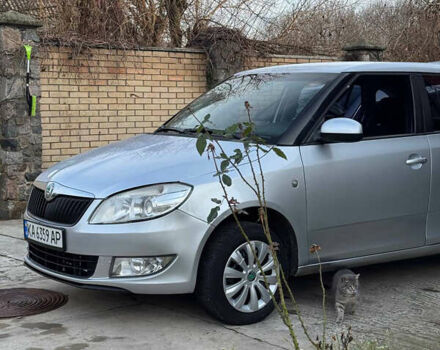 Серый Шкода Фабия, объемом двигателя 1.39 л и пробегом 211 тыс. км за 4250 $, фото 4 на Automoto.ua