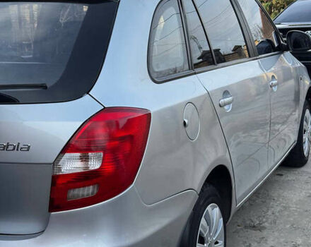 Серый Шкода Фабия, объемом двигателя 1.39 л и пробегом 211 тыс. км за 4250 $, фото 6 на Automoto.ua