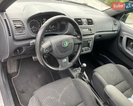Серый Шкода Фабия, объемом двигателя 1.4 л и пробегом 219 тыс. км за 8000 $, фото 11 на Automoto.ua