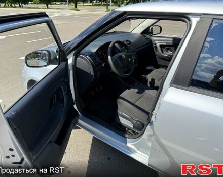 Серый Шкода Фабия, объемом двигателя 1.2 л и пробегом 189 тыс. км за 4500 $, фото 5 на Automoto.ua