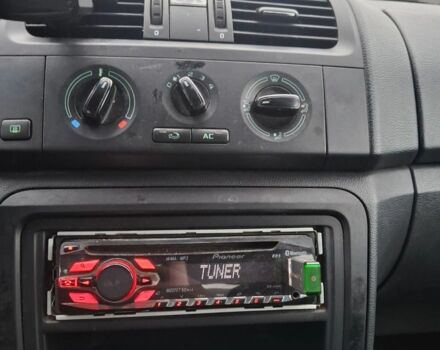 Серый Шкода Фабия, объемом двигателя 1.6 л и пробегом 299 тыс. км за 5000 $, фото 7 на Automoto.ua