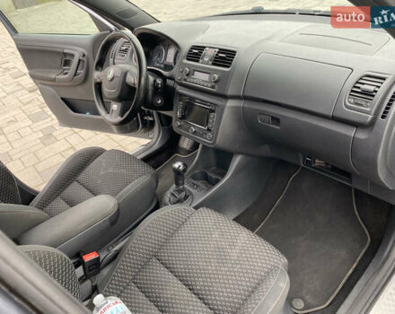 Серый Шкода Фабия, объемом двигателя 1.4 л и пробегом 219 тыс. км за 8000 $, фото 18 на Automoto.ua