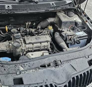 Серый Шкода Фабия, объемом двигателя 1.2 л и пробегом 195 тыс. км за 4900 $, фото 17 на Automoto.ua