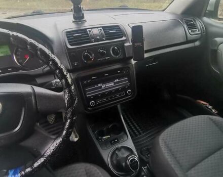 Шкода Фабія 2012 у Долине на Automoto.ua Сірий Шкода Фабія, об'ємом двигуна 1.2 л та пробігом 263 тис. км за 5500 $, фото 8 на Automoto.ua