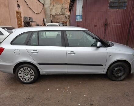 Серый Шкода Фабия, объемом двигателя 1.6 л и пробегом 299 тыс. км за 5000 $, фото 3 на Automoto.ua