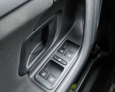 Шкода Фабия 2013 в Ужгороде на Automoto.ua Серый Шкода Фабия, объемом двигателя 0 л и пробегом 144 тыс. км за 7500 $, фото 4 на Automoto.ua