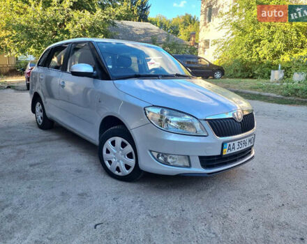 Сірий Шкода Фабія, об'ємом двигуна 1.39 л та пробігом 179 тис. км за 6000 $, фото 5 на Automoto.ua