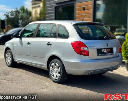 Серый Шкода Фабия, объемом двигателя 1.6 л и пробегом 220 тыс. км за 6100 $, фото 2 на Automoto.ua