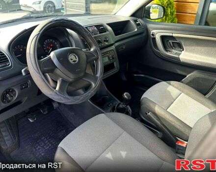 Серый Шкода Фабия, объемом двигателя 1.6 л и пробегом 220 тыс. км за 6100 $, фото 4 на Automoto.ua