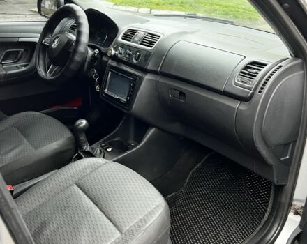 Серый Шкода Фабия, объемом двигателя 1.4 л и пробегом 350 тыс. км за 3700 $, фото 6 на Automoto.ua