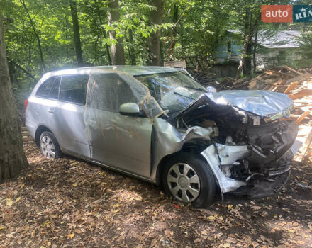 Сірий Шкода Фабія, об'ємом двигуна 1.39 л та пробігом 207 тис. км за 1600 $, фото 1 на Automoto.ua