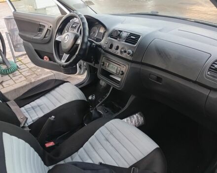 Серый Шкода Фабия, объемом двигателя 1.2 л и пробегом 207 тыс. км за 6100 $, фото 5 на Automoto.ua