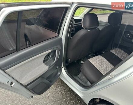 Серый Шкода Фабия, объемом двигателя 1.39 л и пробегом 180 тыс. км за 5500 $, фото 10 на Automoto.ua