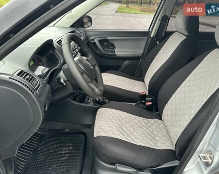 Серый Шкода Фабия, объемом двигателя 1.39 л и пробегом 180 тыс. км за 5500 $, фото 9 на Automoto.ua