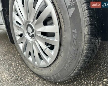 Серый Шкода Фабия, объемом двигателя 1.39 л и пробегом 180 тыс. км за 5500 $, фото 18 на Automoto.ua