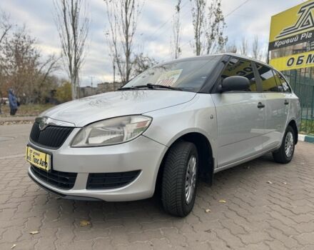 Серый Шкода Фабия, объемом двигателя 1.4 л и пробегом 180 тыс. км за 5750 $, фото 2 на Automoto.ua