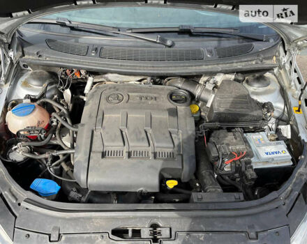 Сірий Шкода Фабія, об'ємом двигуна 1.2 л та пробігом 179 тис. км за 7300 $, фото 17 на Automoto.ua