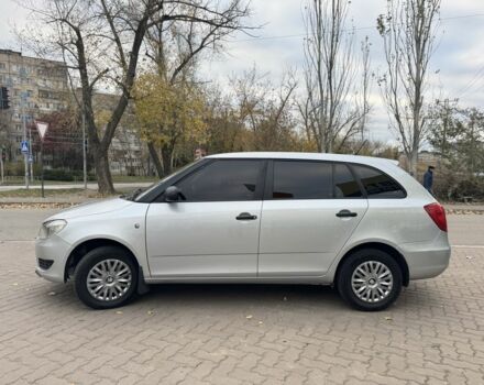 Серый Шкода Фабия, объемом двигателя 1.4 л и пробегом 180 тыс. км за 5750 $, фото 3 на Automoto.ua