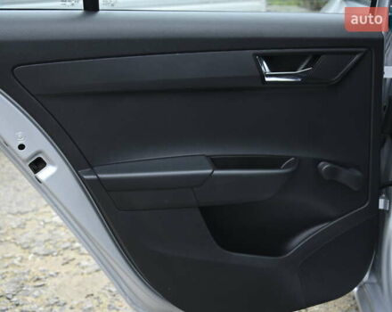 Серый Шкода Фабия, объемом двигателя 1.4 л и пробегом 238 тыс. км за 8400 $, фото 24 на Automoto.ua