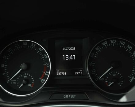 Шкода Фабия 2015 в Бердичеве на Automoto.ua Серый Шкода Фабия, объемом двигателя 1.4 л и пробегом 237 тыс. км за 8500 $, фото 10 на Automoto.ua