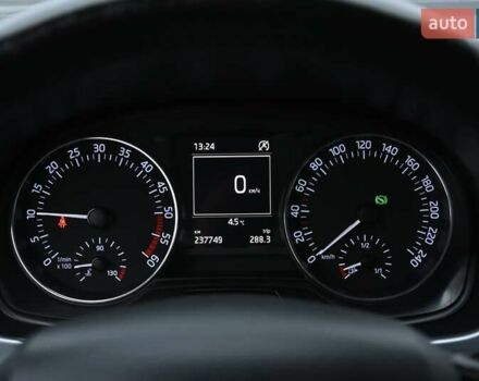 Серый Шкода Фабия, объемом двигателя 1.4 л и пробегом 238 тыс. км за 8400 $, фото 19 на Automoto.ua