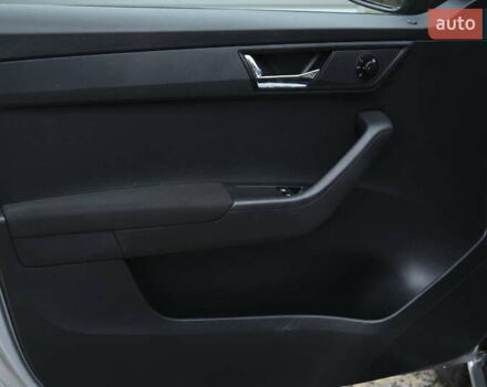 Серый Шкода Фабия, объемом двигателя 1.4 л и пробегом 238 тыс. км за 8400 $, фото 15 на Automoto.ua