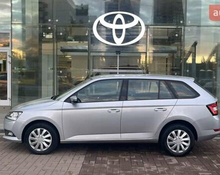 Сірий Шкода Фабія, об'ємом двигуна 1.6 л та пробігом 52 тис. км за 14854 $, фото 2 на Automoto.ua