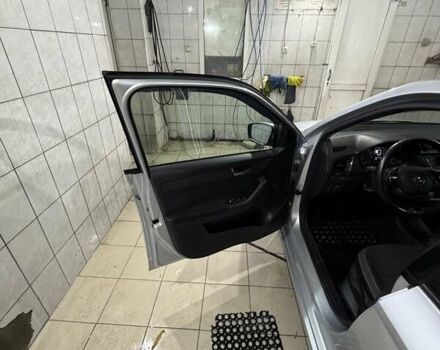 Серый Шкода Фабия, объемом двигателя 1 л и пробегом 71 тыс. км за 11400 $, фото 20 на Automoto.ua